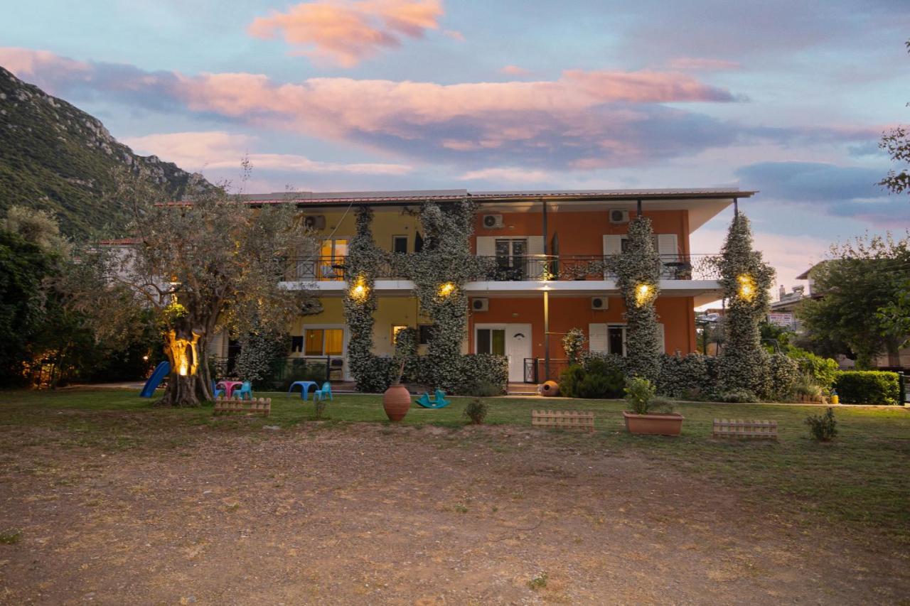 Tsertos Apartments Kamena Vourla Dış mekan fotoğraf