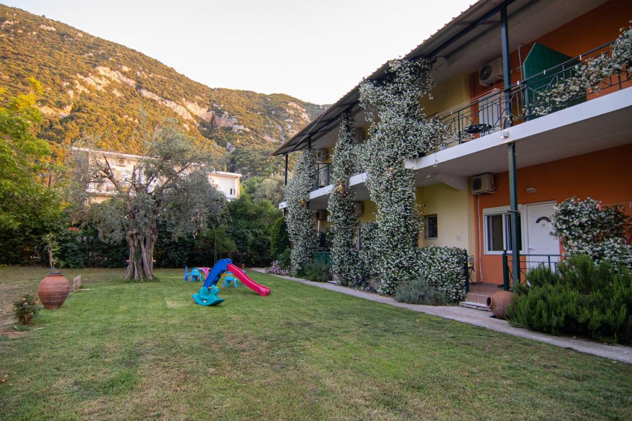 Tsertos Apartments Kamena Vourla Dış mekan fotoğraf