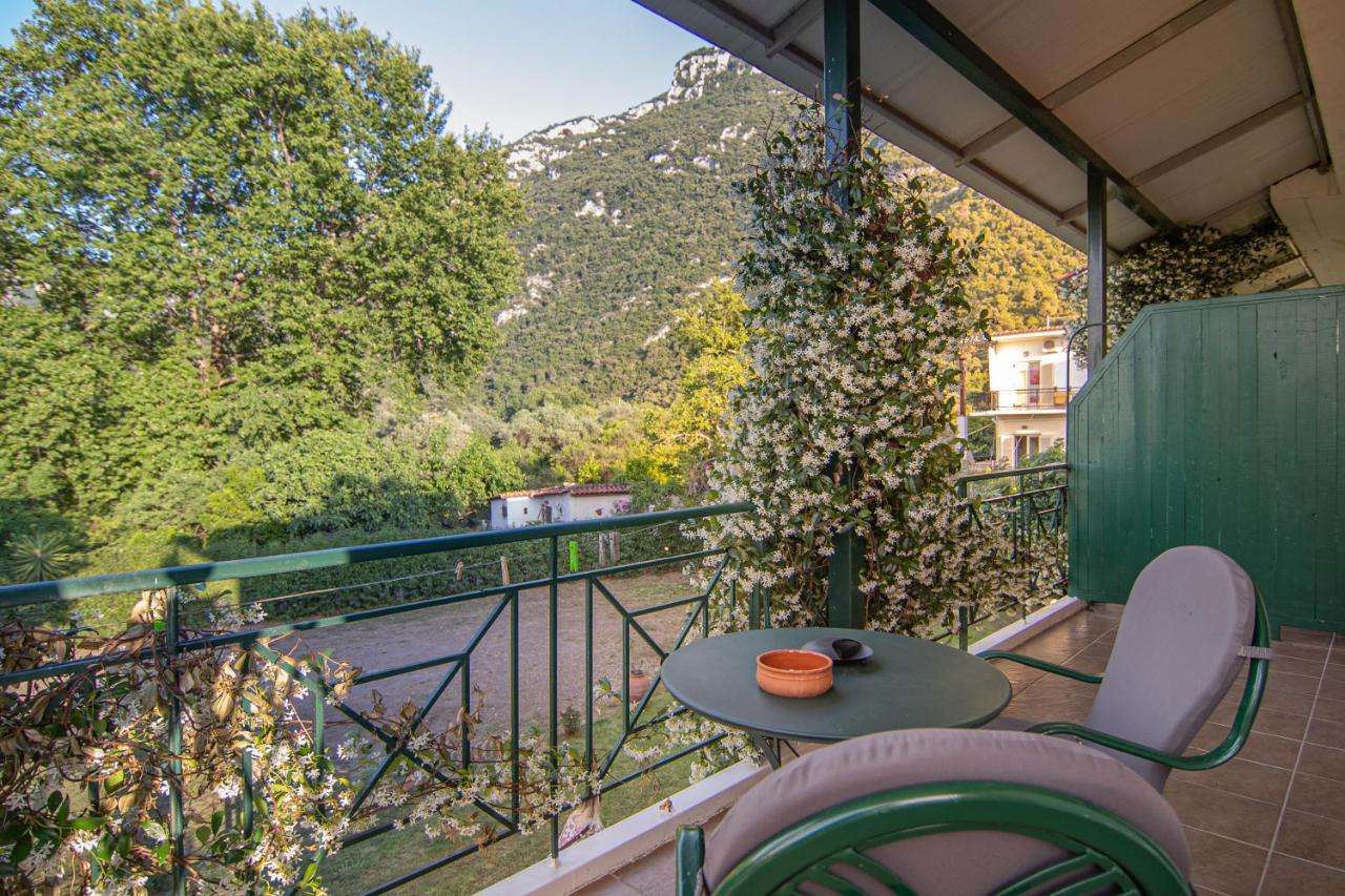 Tsertos Apartments Kamena Vourla Dış mekan fotoğraf