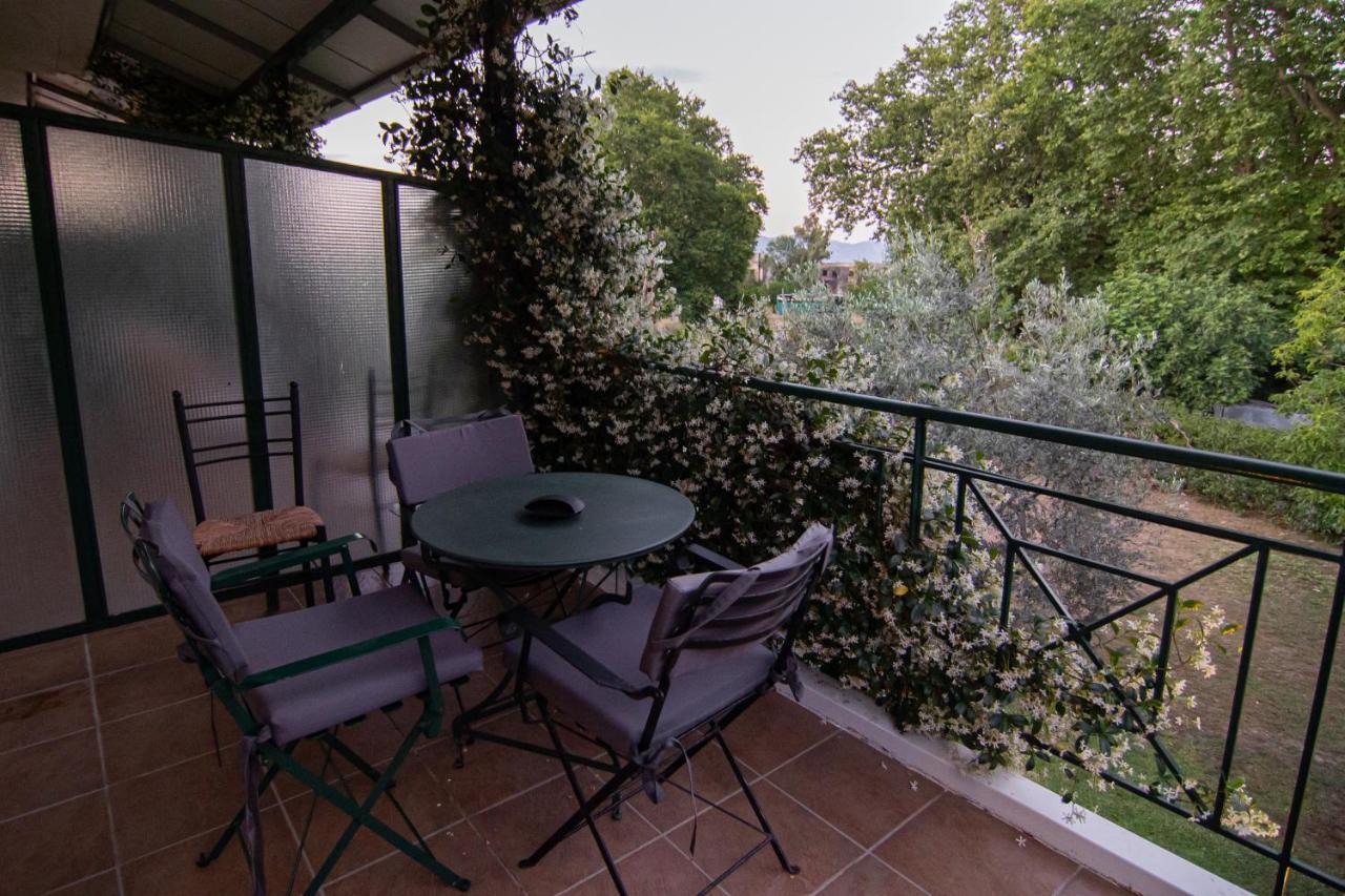 Tsertos Apartments Kamena Vourla Dış mekan fotoğraf