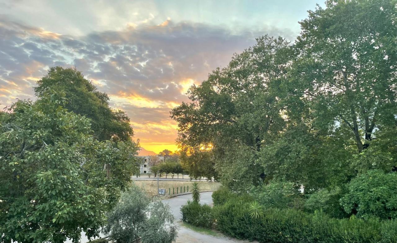 Tsertos Apartments Kamena Vourla Dış mekan fotoğraf