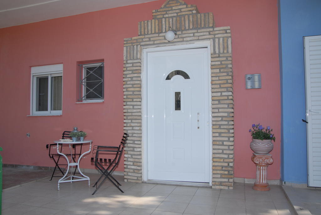 Tsertos Apartments Kamena Vourla Dış mekan fotoğraf