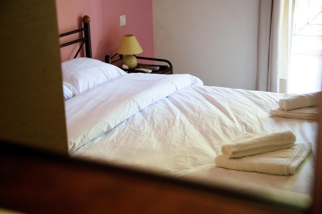 Tsertos Apartments Kamena Vourla Dış mekan fotoğraf